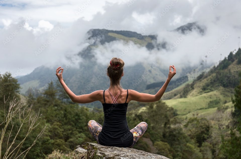 Schmuckelement_Frau im Yogasitz